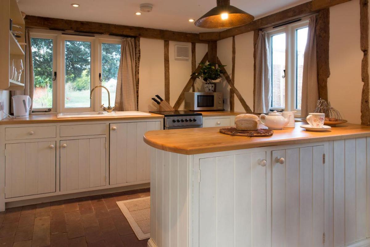 Bromans Barn A Beautiful Cottage By The Sea And Cudmore Nature Reserve 西默西 外观 照片